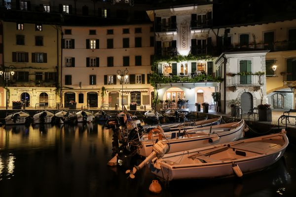 Nächtlicher Hafen Limonde Sul Garda