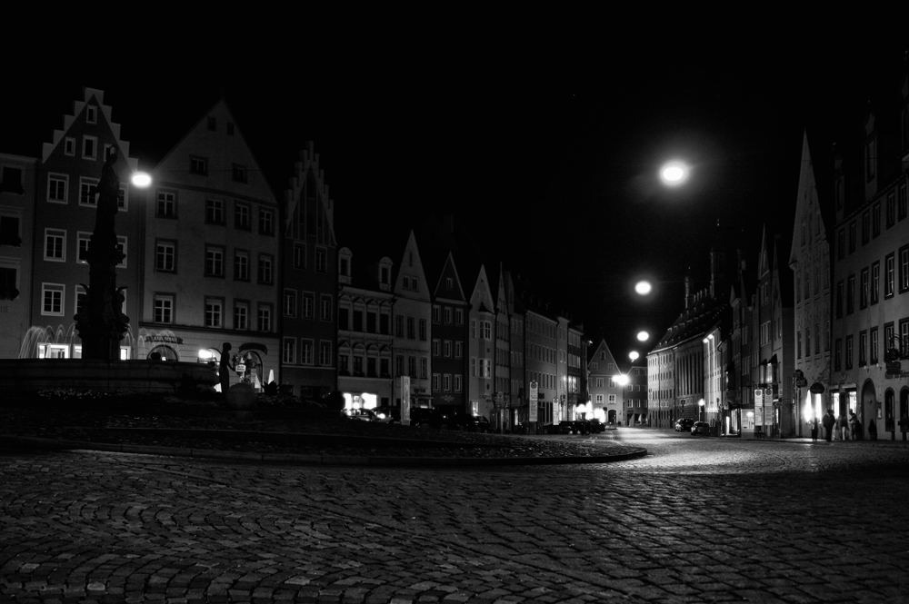 Nächtlicher Hauptplatz in der Altstadt