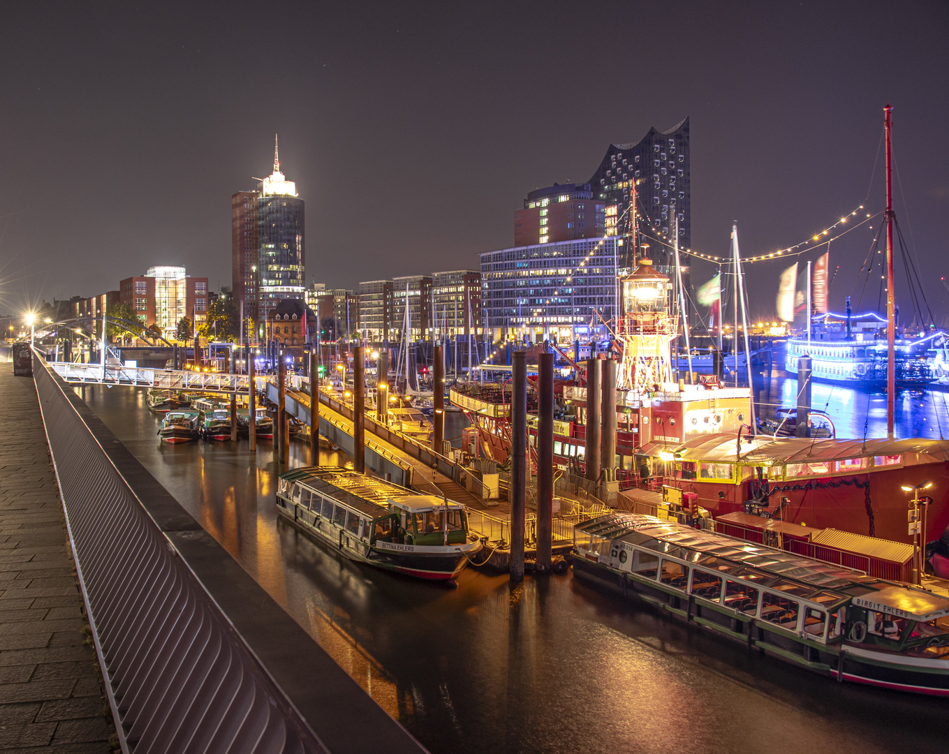 nächtlicher Spaziergang im HHer Hafen