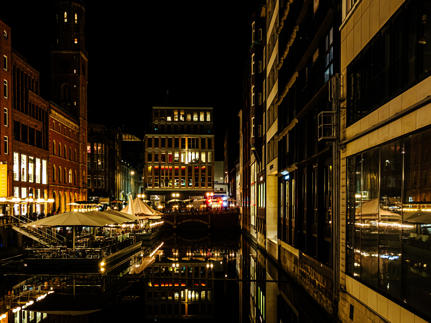 Nächtlicher Spaziergang in Hamburg 