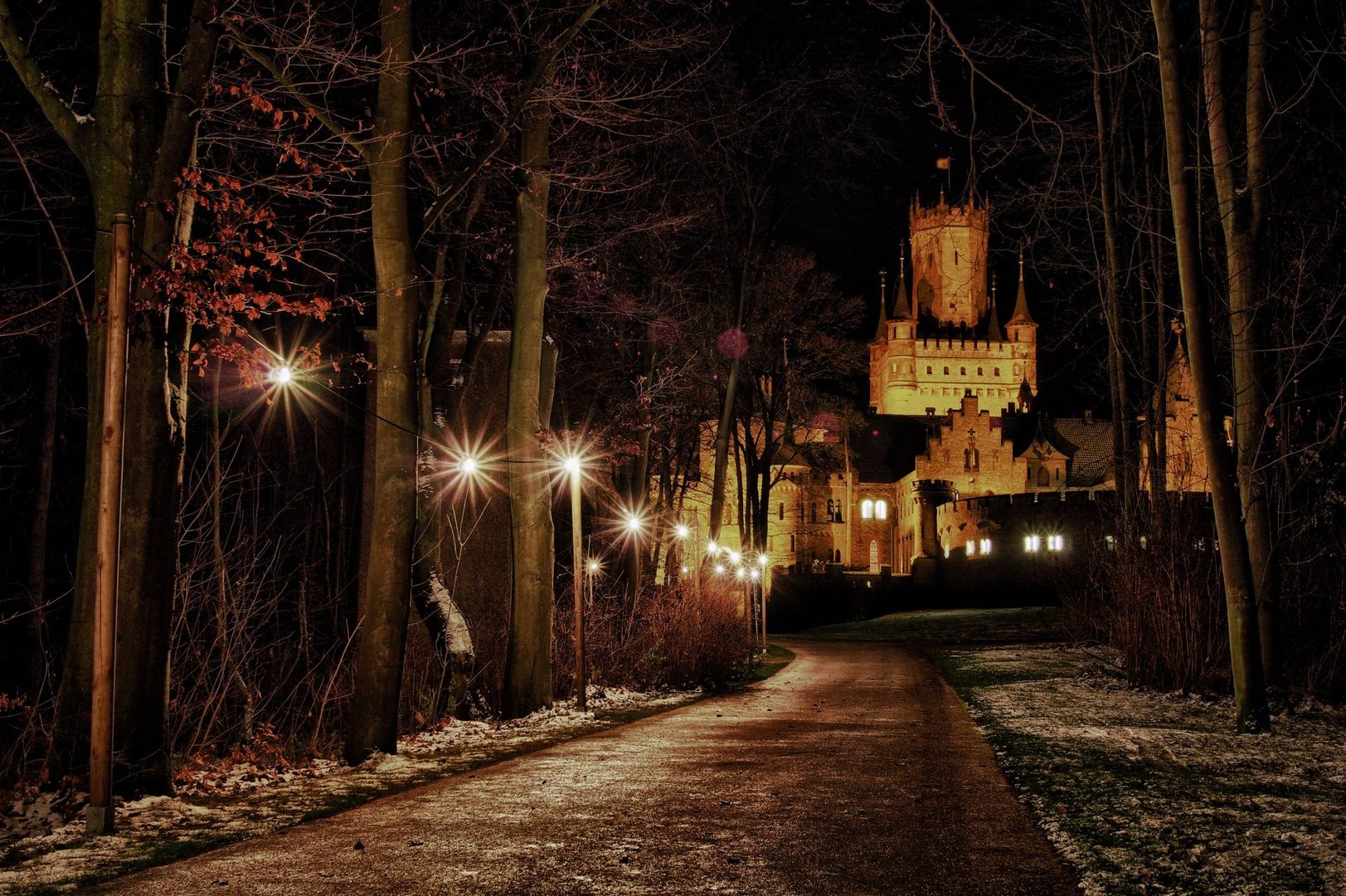 nächtlicher Weg zur Marienburg