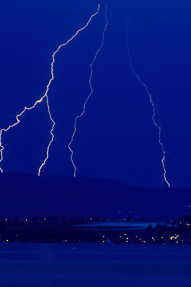 nächtliches Gewitter, die reinigende Kraft by so Feierabend 