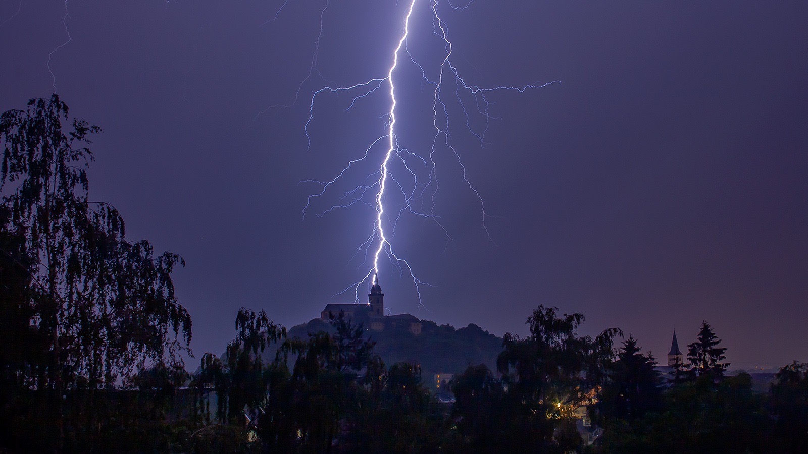 Nächtliches Gewitter über Siegburg