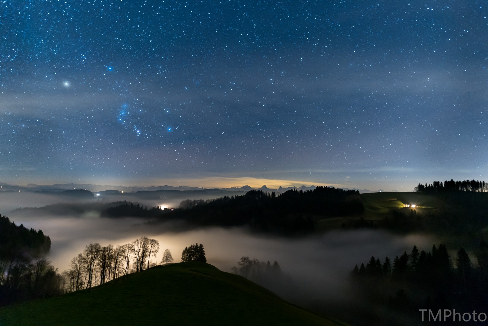 Nächtliches Nebelmeer über dem Emmental