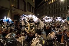 nächtliches Treiben an der Basler Fasnacht