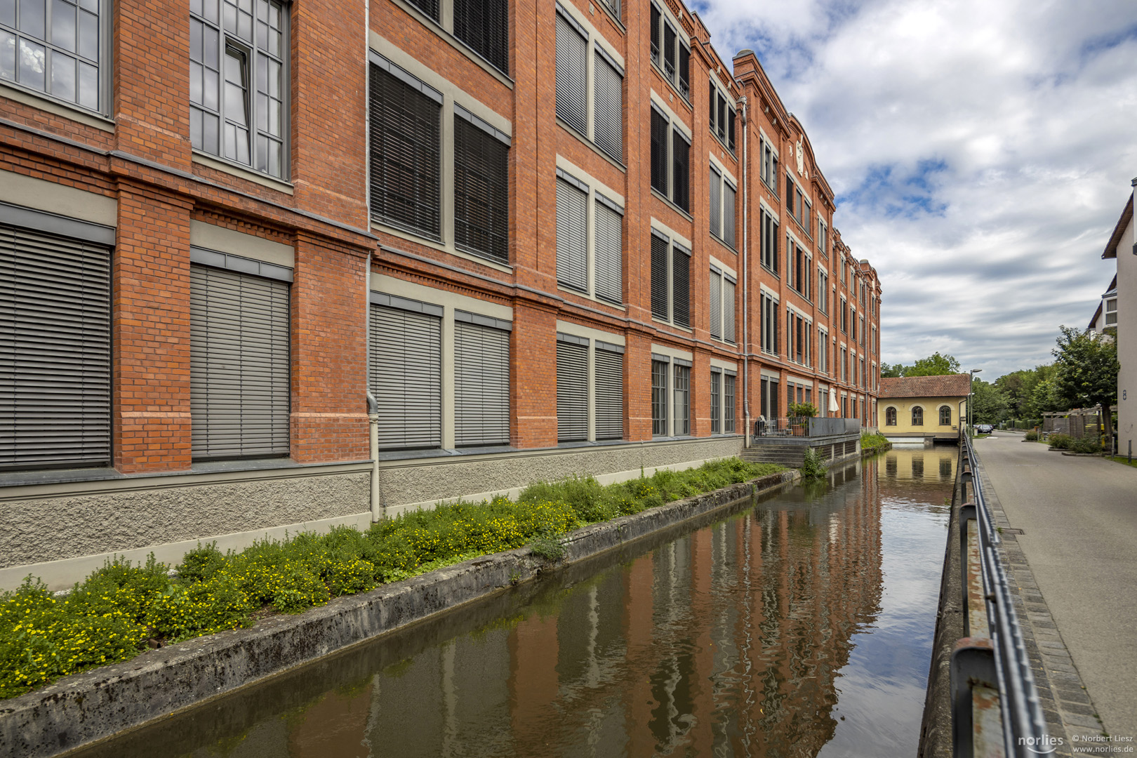 Nähfadenfabrik mit Singold und Kraftwerk