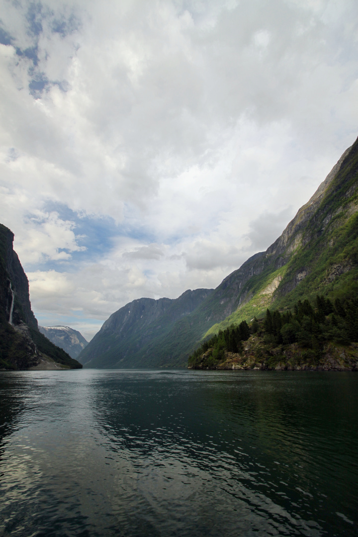 Naeroyfjord.......