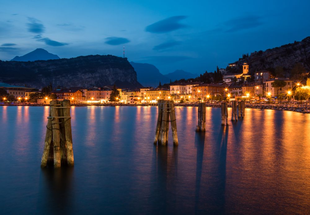 Nago Torbole Foto & Bild city, italy, sonnenuntergang Bilder auf