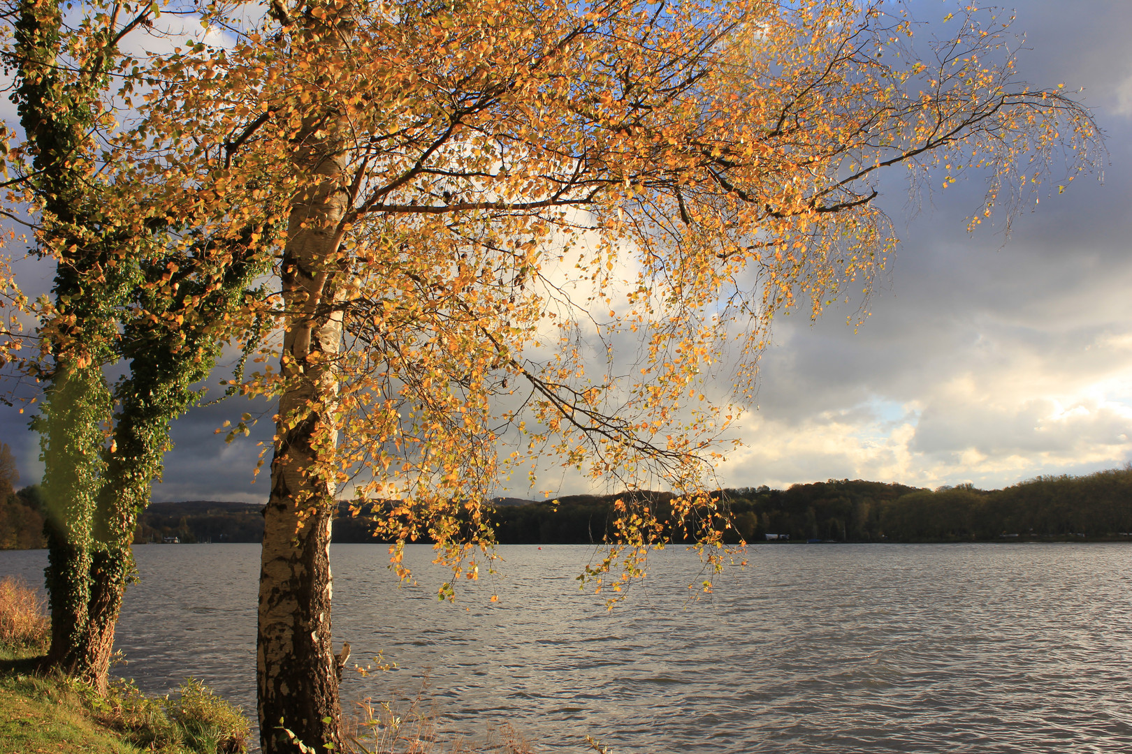 nahender Herbststurm am Baldeneysee