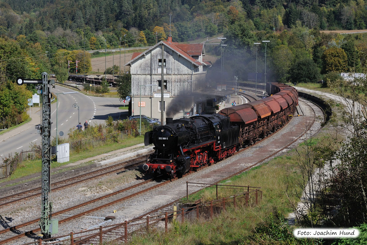 Nahgüterzug im Bahnhof Storzingen