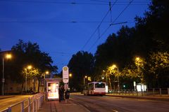 Nahverkehr zur blauen Stunde