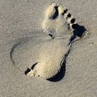 Naked - Spur im Sand
