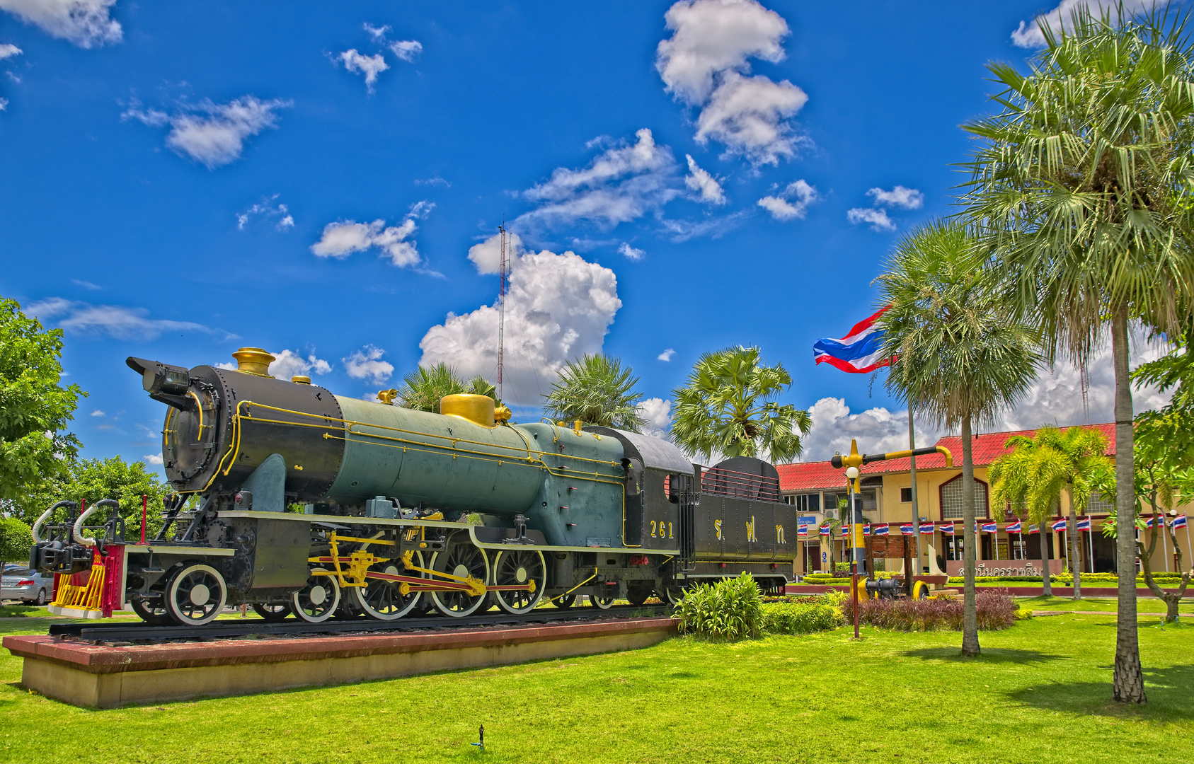 Nakhon Ratchasima - Bahnhofsvorplatz