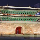 Namdaemun Stadttor in Seoul bei Nacht