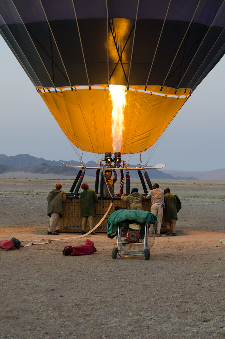 Namib Ballooning_1