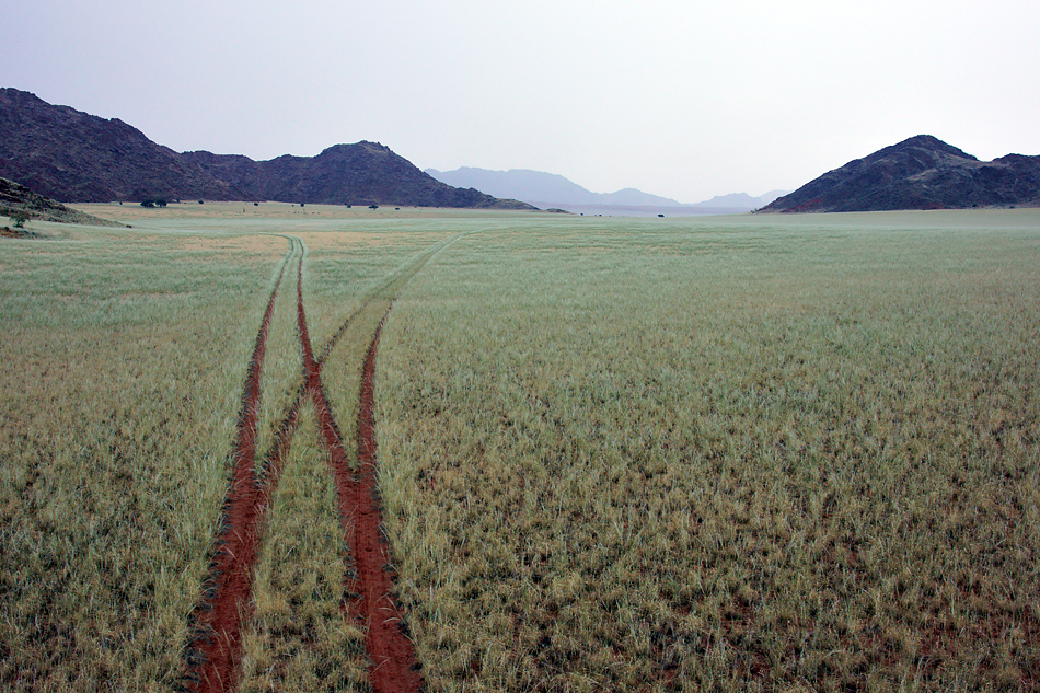 Namibia 2012 – Auch bei Regenschauer gibt’s Landschaftsimpressionen….