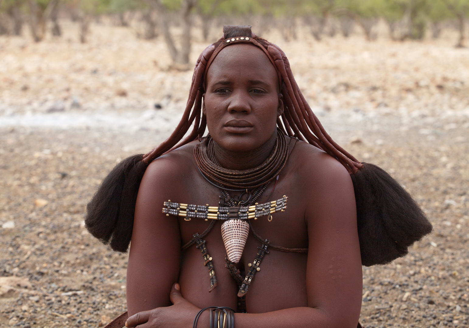 Namibia, ... bei den Himbas im Norden. Portrait einer jungen Frau