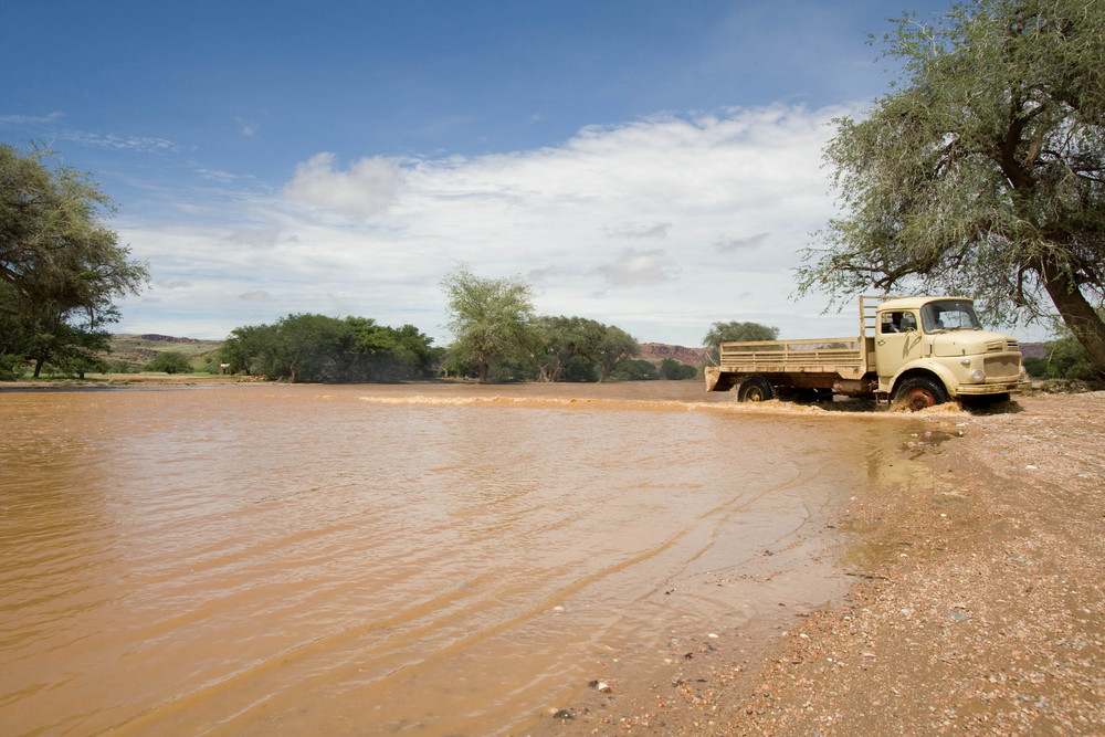 Namibia - Damaraland - gefüllter Aba-Huab