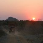 Namibia - Fahrt in den Sonnenuntergang