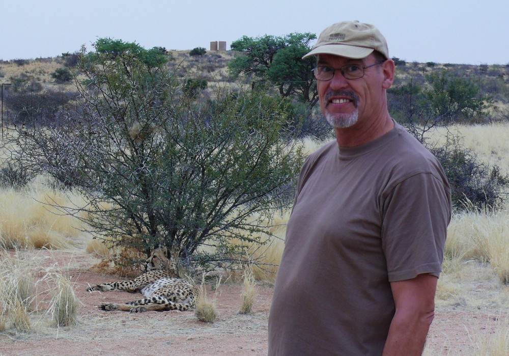 Namibia - Hautnahe Begegnung mit einem Gepard