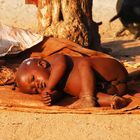 Namibia - Himba La più giovane del villaggio