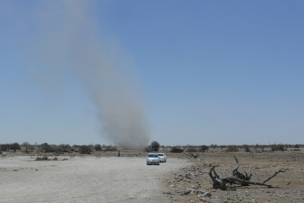 Namibia - Naturereignis Windhose