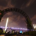 Nanpu Bridge unter nächstlichem Stadthimmel