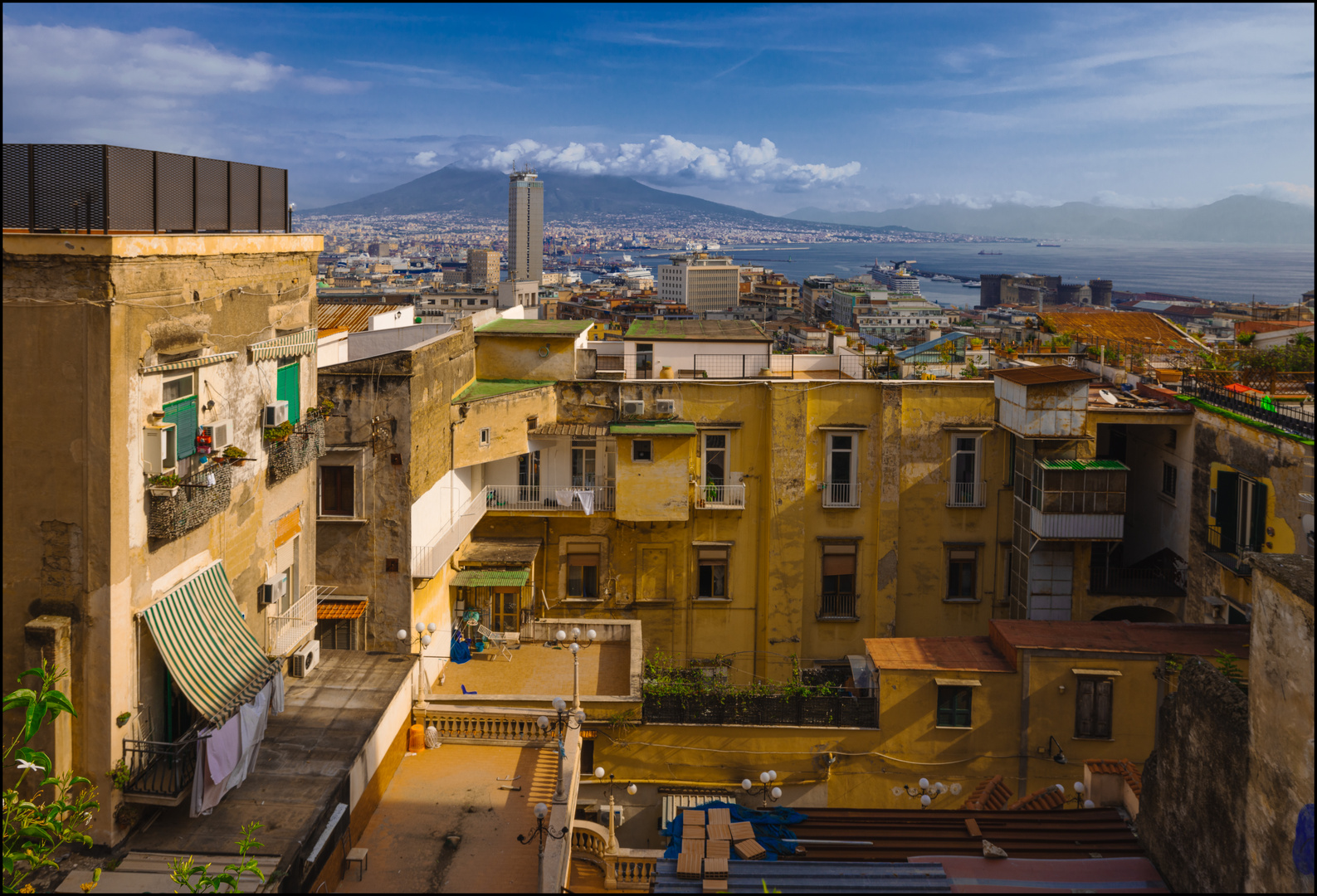 Napoli dal Corso Vittorio Emanuele 