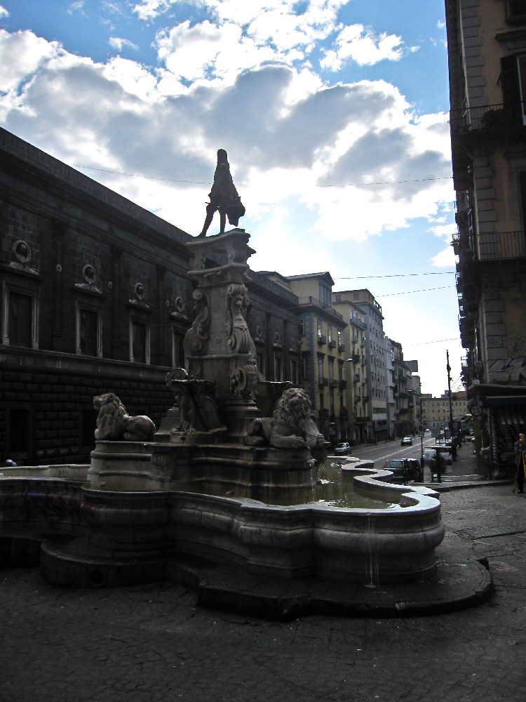 Napoli - Fontana di Monteoliveto