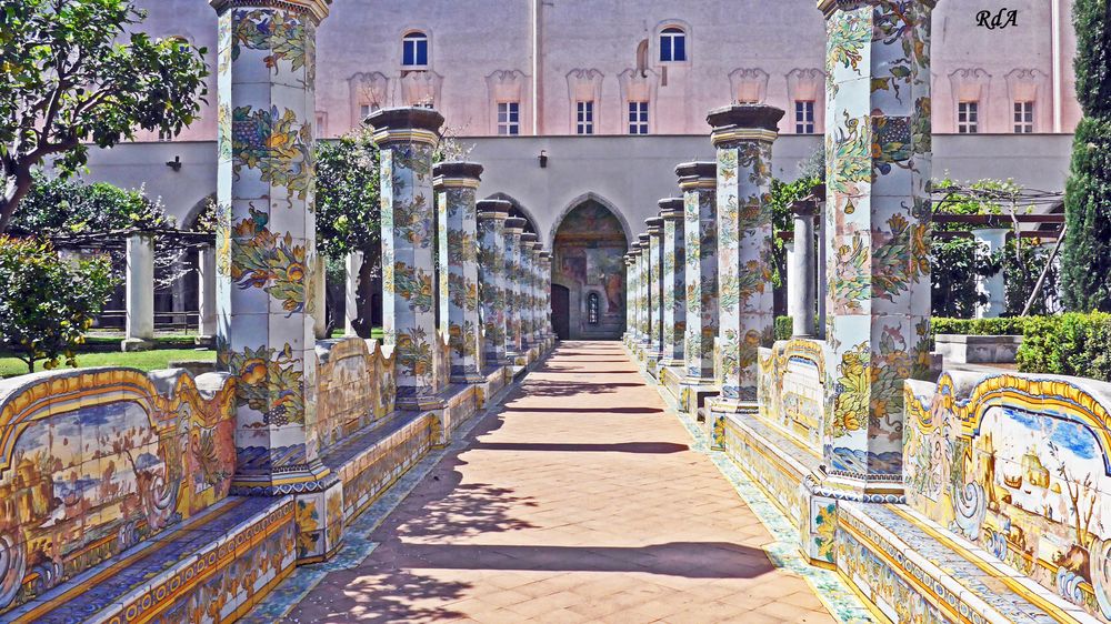 Napoli Il Chiostro Maiolicato di Santa Chiara (1) Foto Immagini la mia città, napoli, santa Napoli Il Chiostro Maiolicato di Santa Chiara (1) Foto Immagini la mia città, napoli, santa