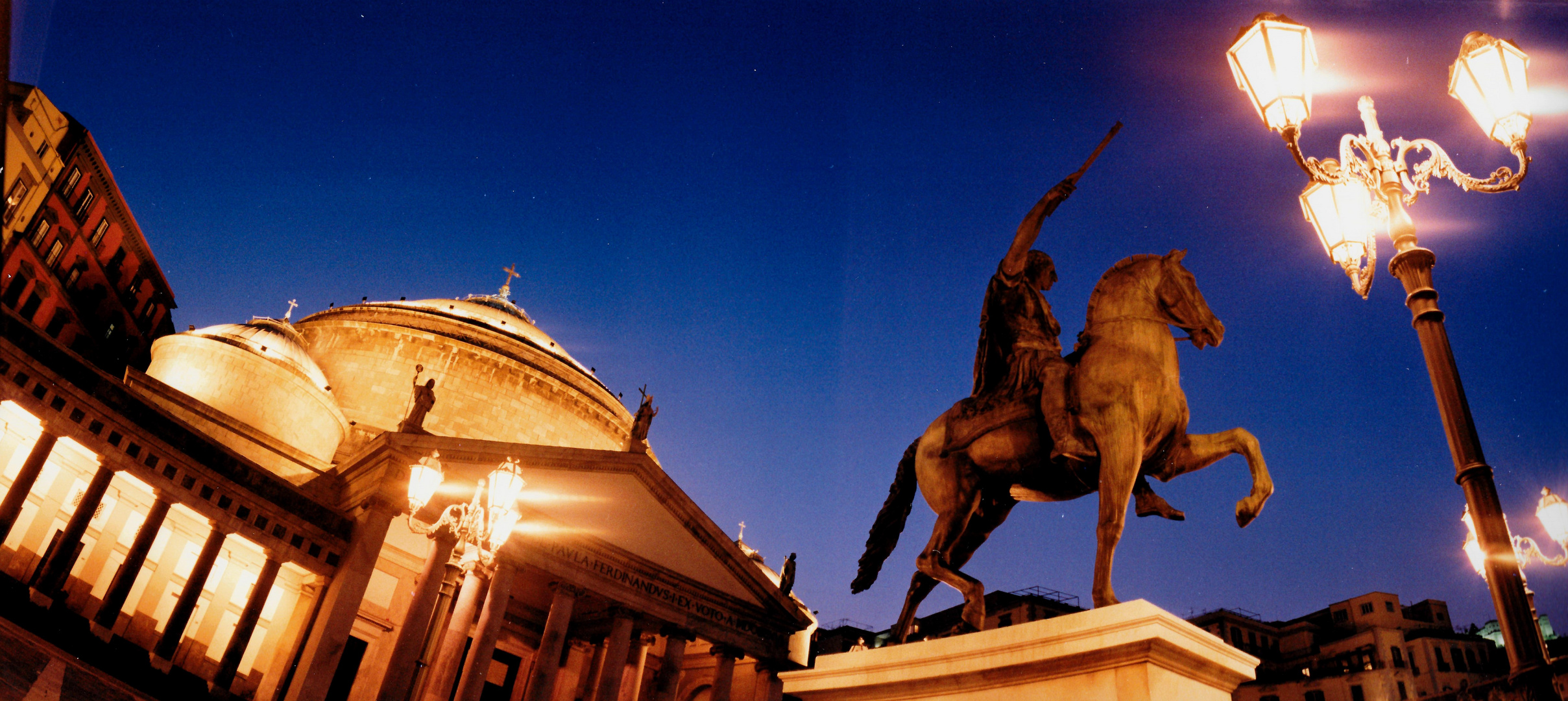 Napoli - piazza del Plebiscito - Marzo 1992