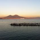 Napoli , un pomeriggio .... la luna ..