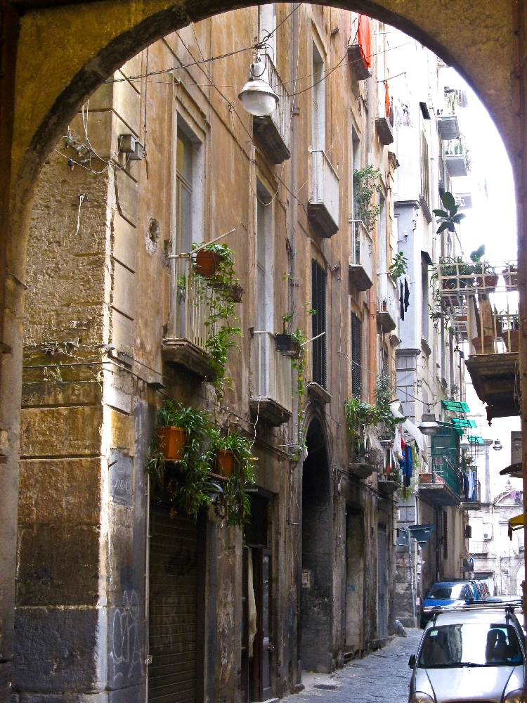 Napoli - Un vicolo del centro storico