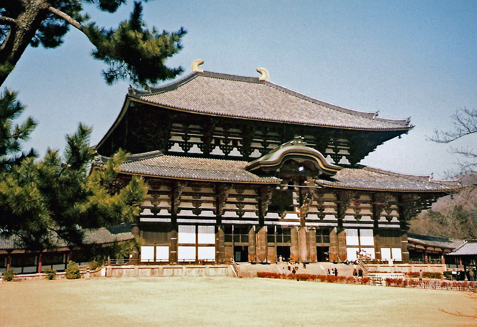 Nara: Todai-ji [östlicher großer Tempel] (MW 1997/2 - jp)