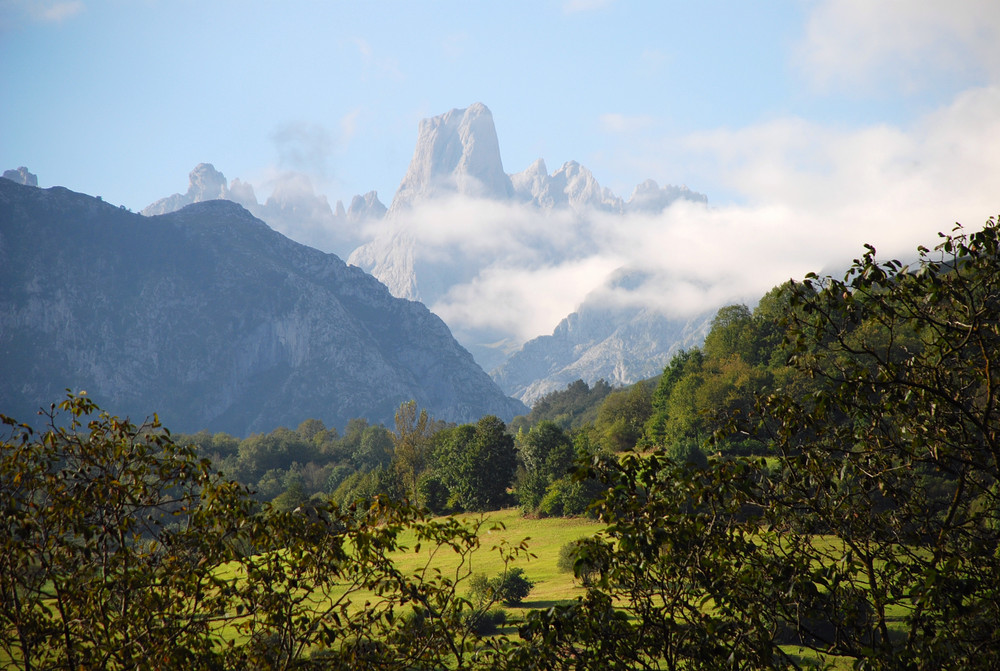 Naranjo de Bulnes desde el mirador , parque nacional de los Picos de Europa