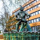 Narrenbrunnen in Eschweiler vor dem Rathaus