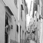 narrow alley