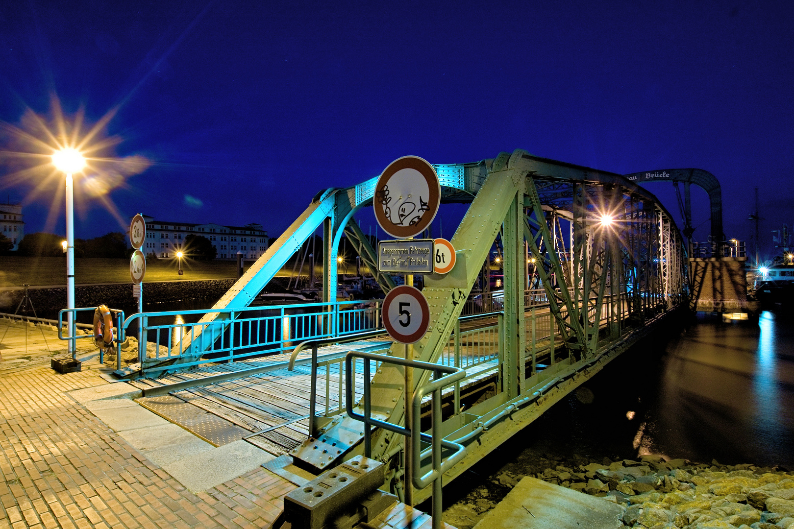 Nassaubrücke Wilhelmshaven