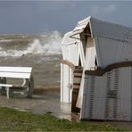 Nasse Füsse für alle... Sturmflut 4.10.09 , Büsum , kurz vor Fluthöchststand um 13:45 Uhr