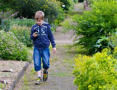 Nathan im Garten.....