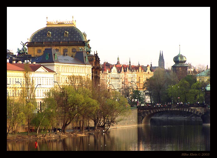 Nationaltheater (Blick von der Karlsbrücke)