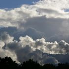 Natürliche und künstliche Wolken