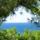 Natürliches Fernrohr mit Blick aufs Meer