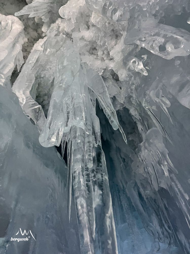 Natur-Eispalast Hintertuxer Gletscher