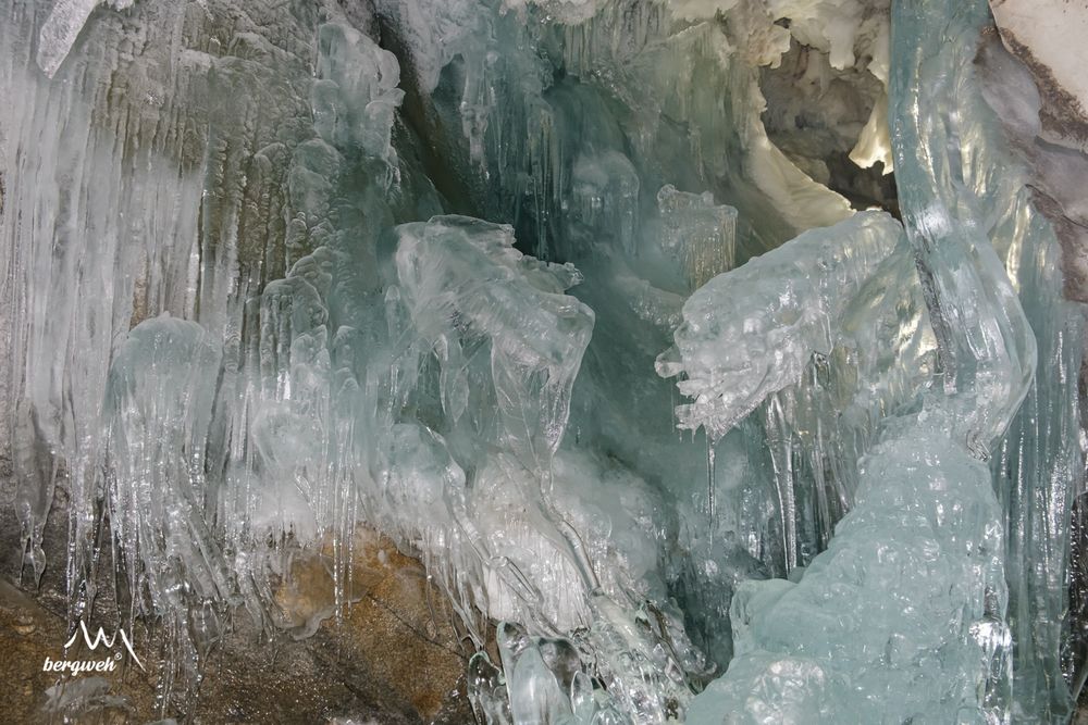 Natur-Eispalast Hintertuxer Gletscher