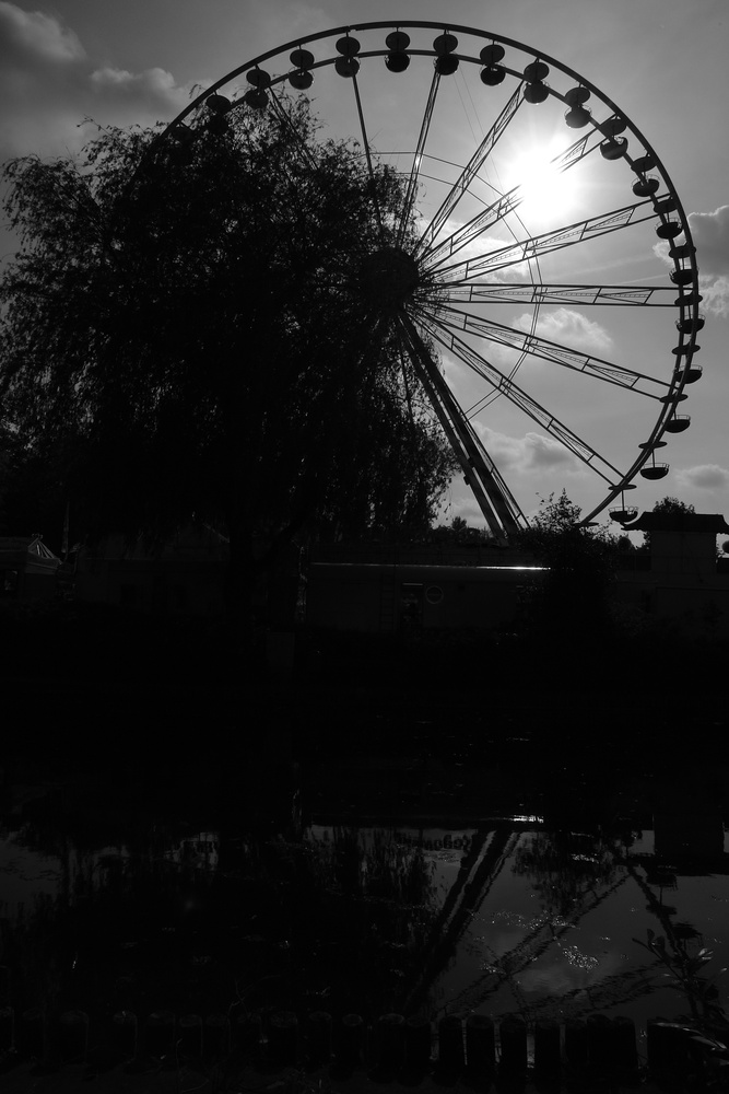 Natur + Kirmes s/w