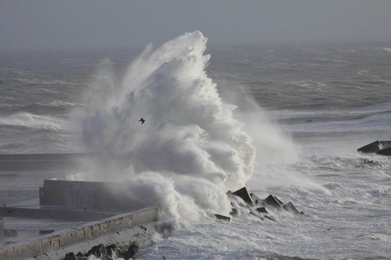 Natur pur (Sturmflut Helgoland 2011)