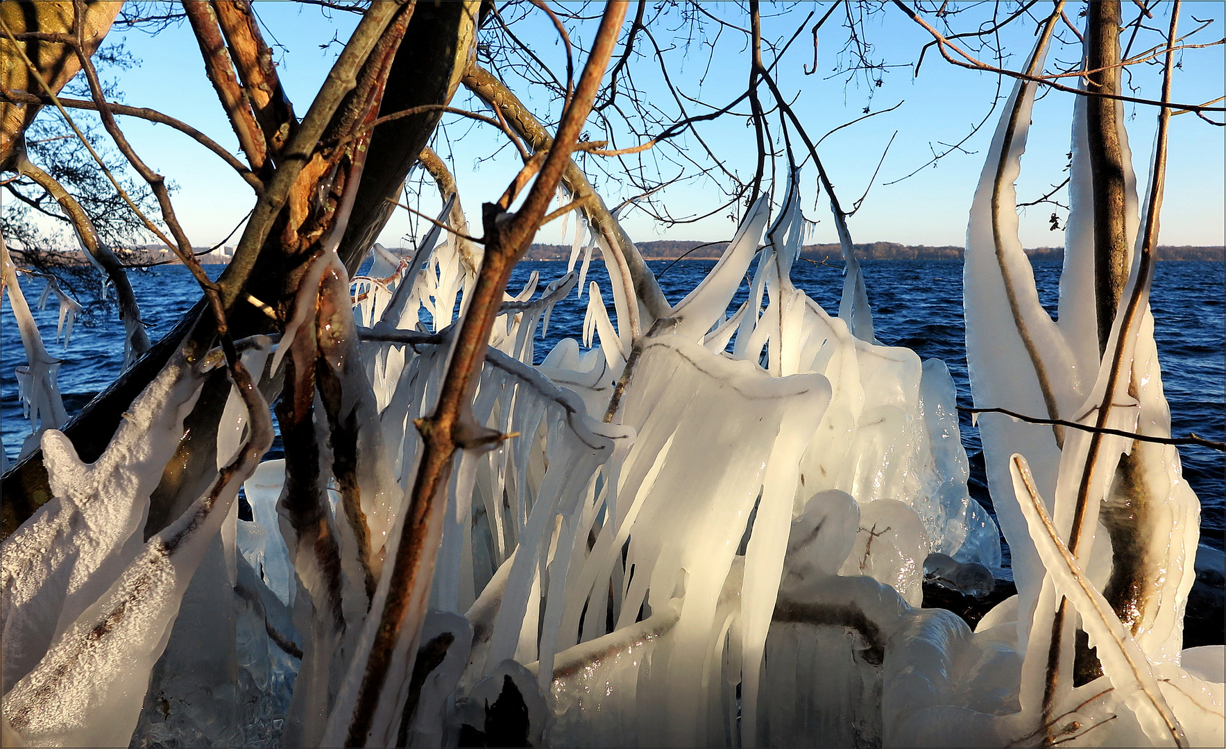 Natur-Schauspiel im Januar 2016 am Großen Plöner See