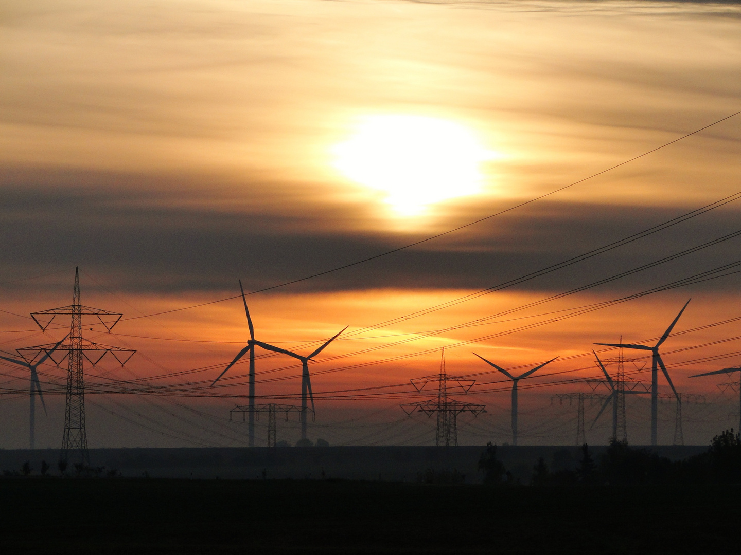 Natur und Technik, Sonnenaufgang in Sachsen-Anhalt