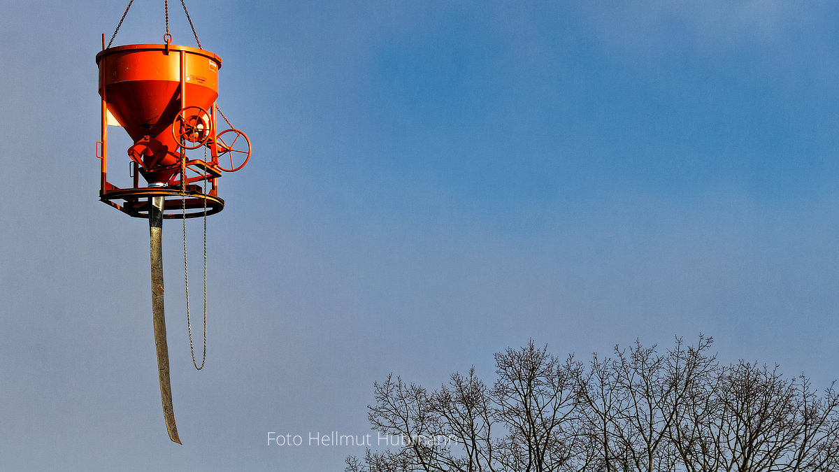 NATUR UND TECHNIK UNTER HIMMELSBLAU